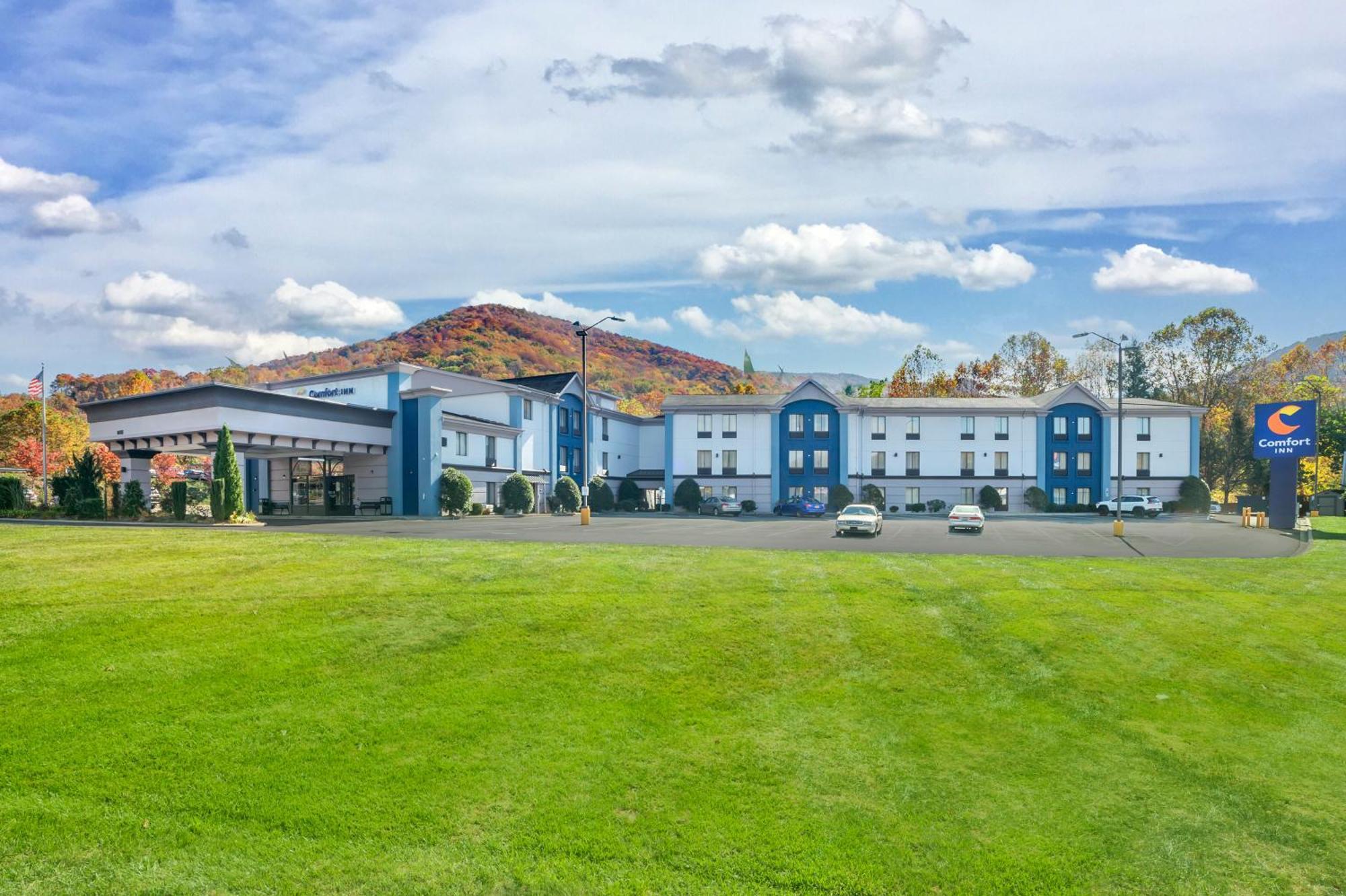 Comfort Inn Asheville East-Blue Ridge Pkwy Access Exterior foto