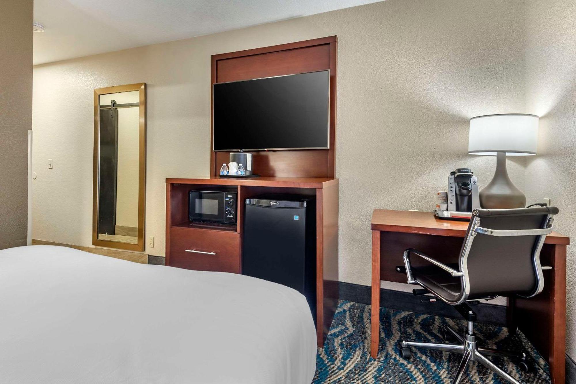 Comfort Inn Asheville East-Blue Ridge Pkwy Access Exterior foto